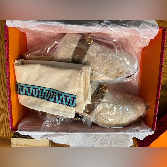 Tory Burch Jessa Shearling Clogs inn Box with Shopping Bag - NEW! - Picture 9 of 14